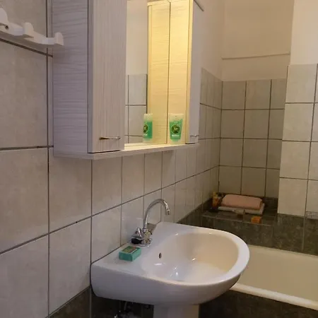 Natassa House 1 * 圣佐治欧斯帕贡