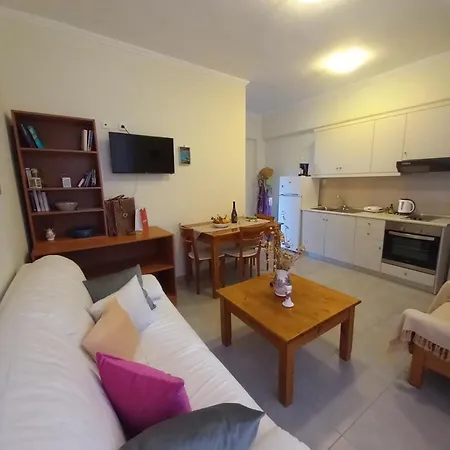 Natassa House 1 * 圣佐治欧斯帕贡