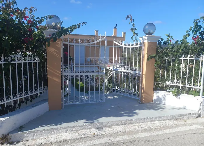 Дом отдыха Natassa House 1 *
