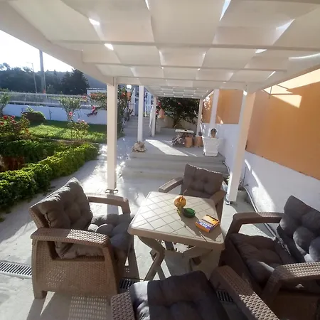 Natassa House 1 Semesterbostad Agios Georgios Pagon